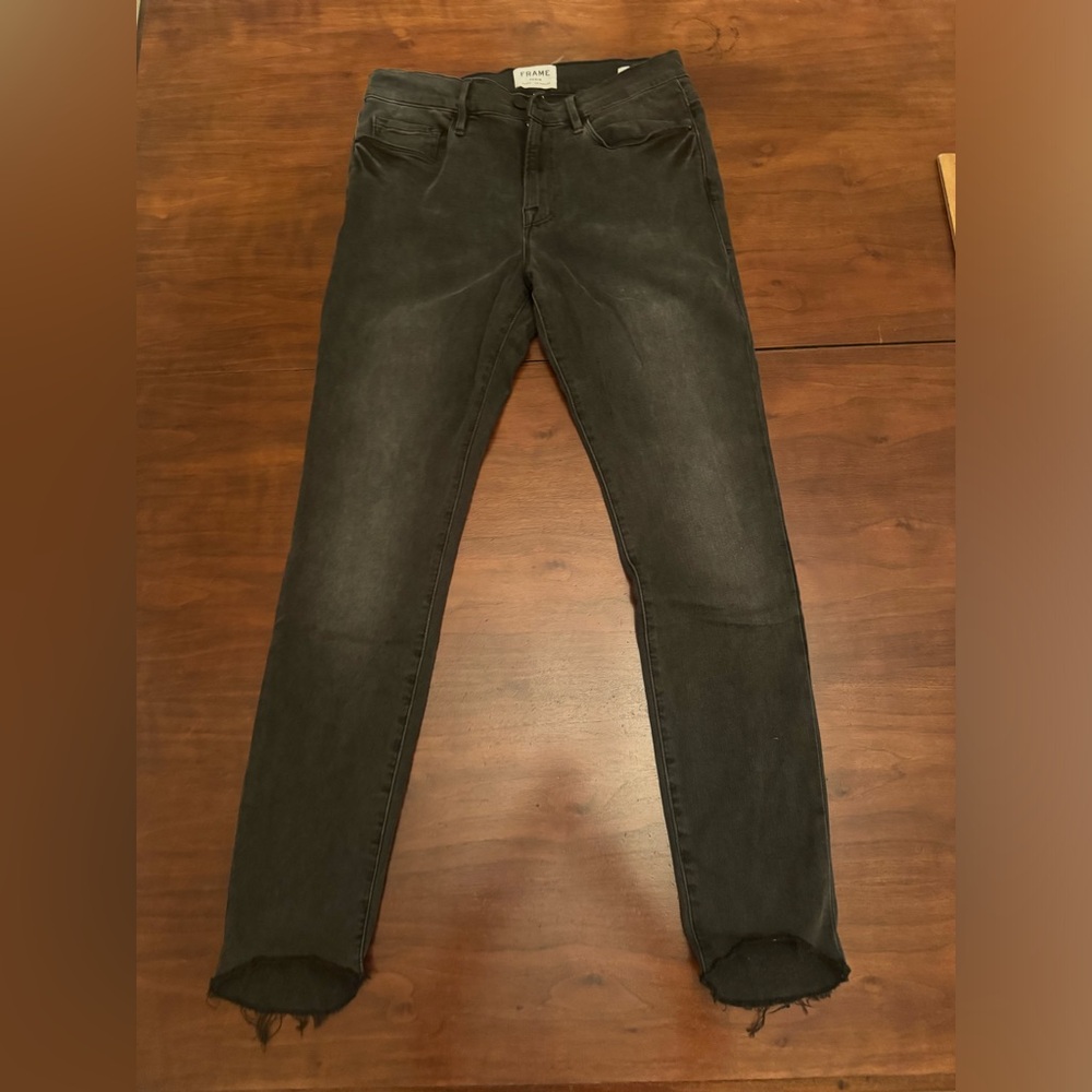 Frame Women’s Jeanne de Skinny Black Frayed Hem Size 31 Stretch Distressed